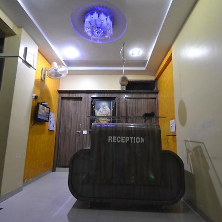 Hotel Madhava Shirdi Dış mekan fotoğraf