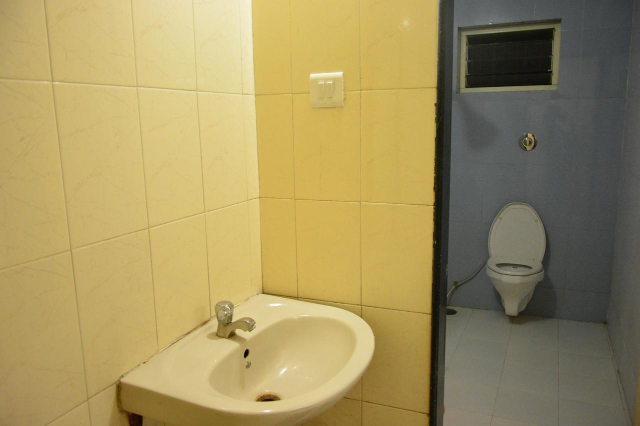 Hotel Madhava Shirdi Dış mekan fotoğraf