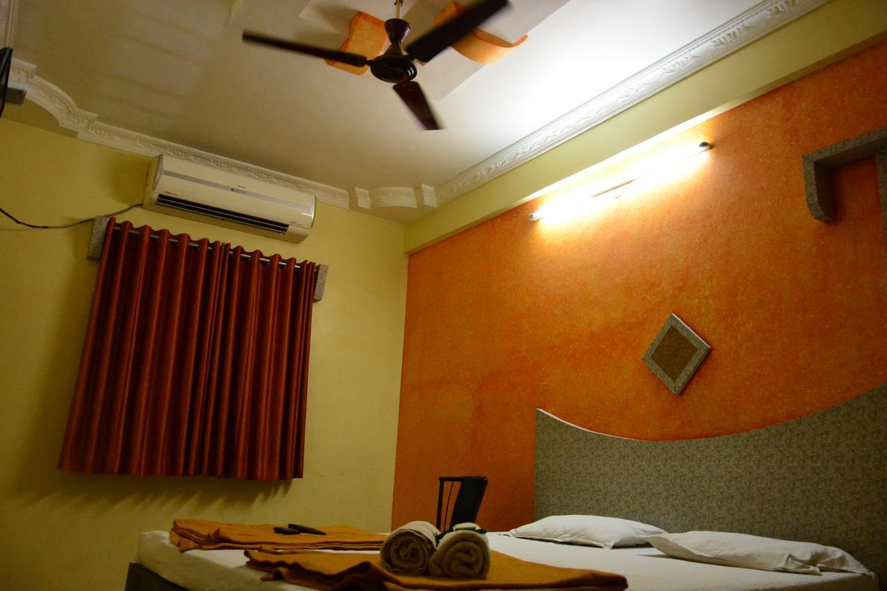 Hotel Madhava Shirdi Dış mekan fotoğraf