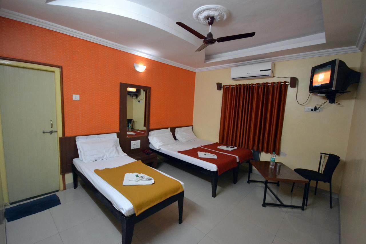 Hotel Madhava Shirdi Dış mekan fotoğraf